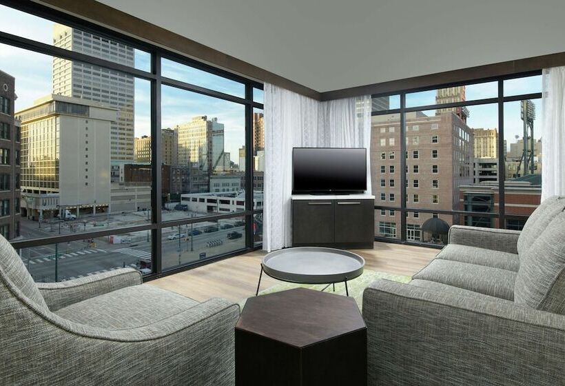 Büyük Çift Kişilik Yataklı Süit, Hilton Garden Inn Memphis Downtown Beale Street