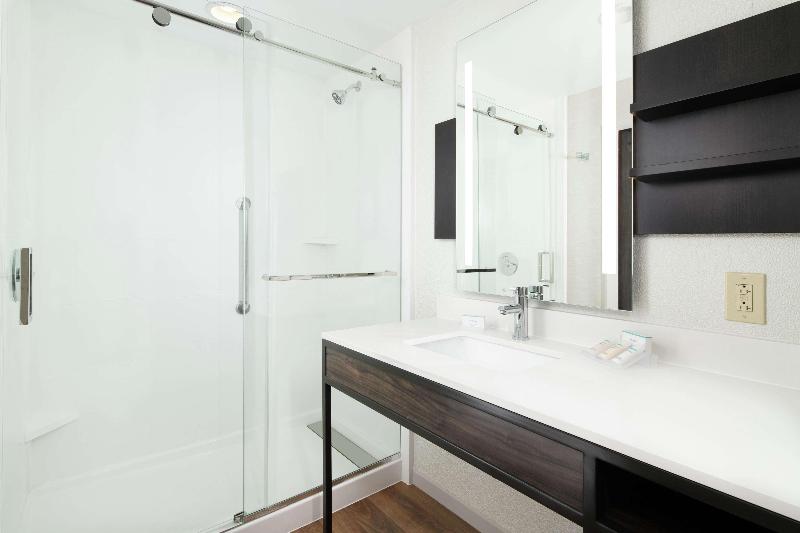 Büyük Çift Kişilik Yataklı Süit, Hilton Garden Inn Memphis Downtown Beale Street