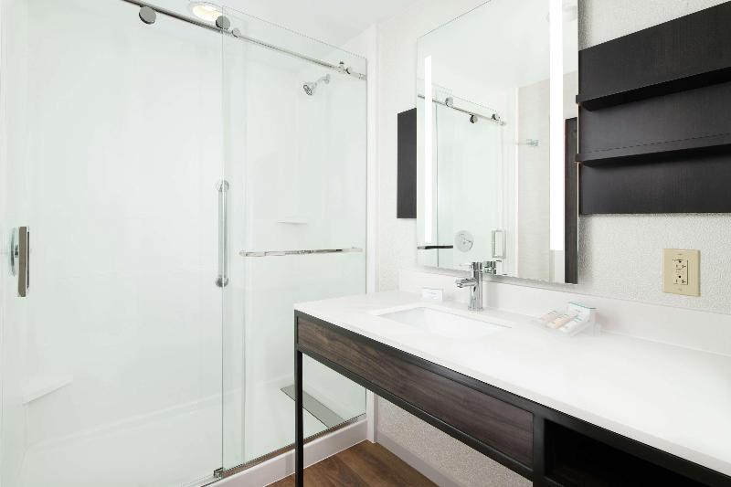 Büyük Çift Kişilik Yataklı Süit, Hilton Garden Inn Memphis Downtown Beale Street