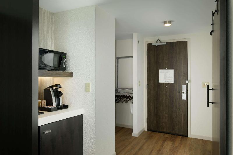 Büyük Çift Kişilik Yataklı Standart Oda, Hilton Garden Inn Memphis Downtown Beale Street