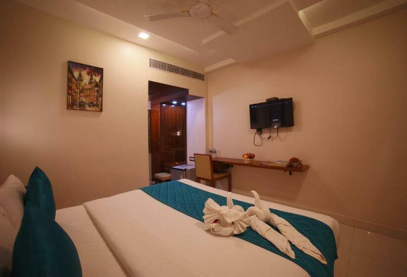 اتاق لوکس, President