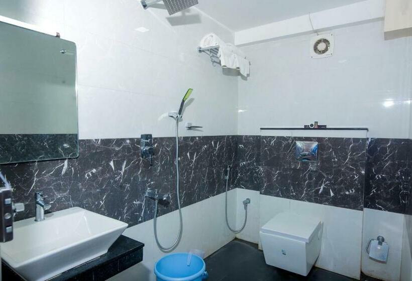 استودیو استاندارد با تخت کینگ, President