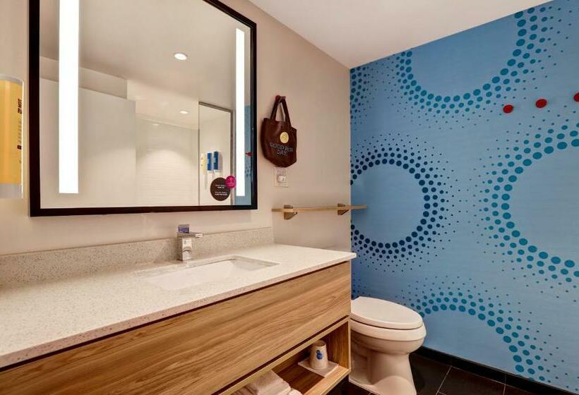 Standard-huone King-vuode, Tru By Hilton Edmonton Windermere