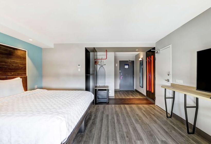 Standard-invahuone King-vuode, Tru By Hilton Edmonton Windermere