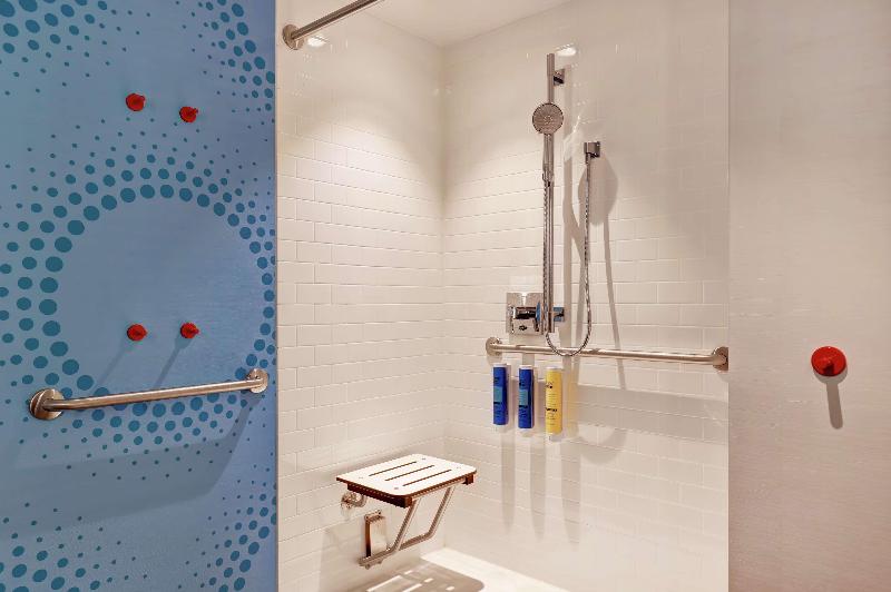 Standard-huone King-vuode, Tru By Hilton Edmonton Windermere