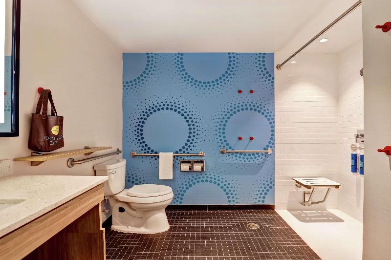 Standard-huone King-vuode, Tru By Hilton Edmonton Windermere