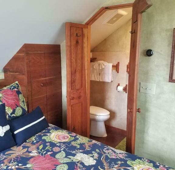 Студия Стандарт, The Inn At Newport Ranch