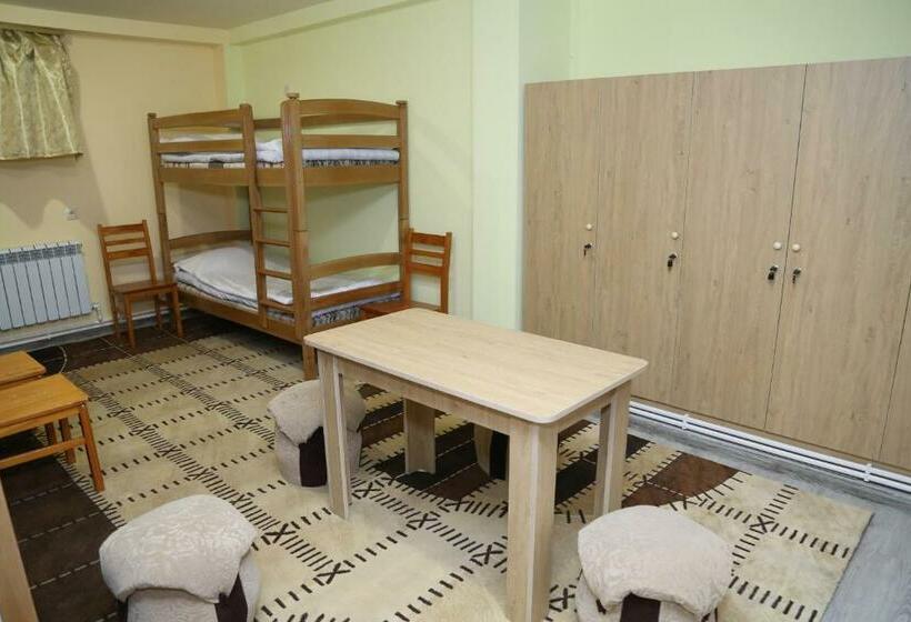 تختخواب در اتاق مشترک, Arsego Hostel