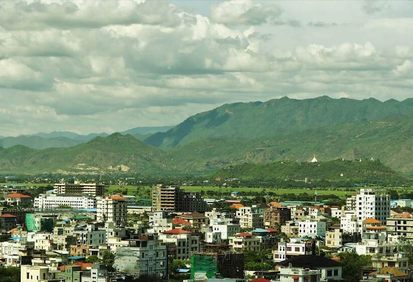 اتاق خانوادگی, Ritz Grand Hotel Mandalay