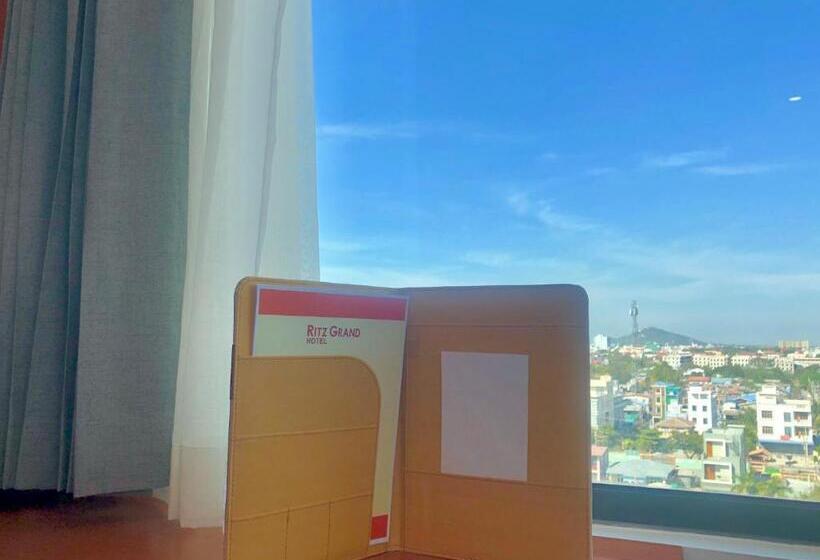 اتاق سوپریور با تخت بزرگ, Ritz Grand Hotel Mandalay