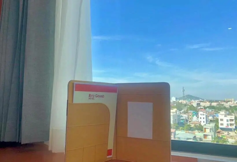 اتاق سوپریور با تخت بزرگ, Ritz Grand Hotel Mandalay