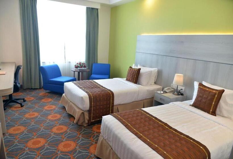 اتاق سوپریور با چشم‌انداز شهر, Ritz Grand Hotel Mandalay