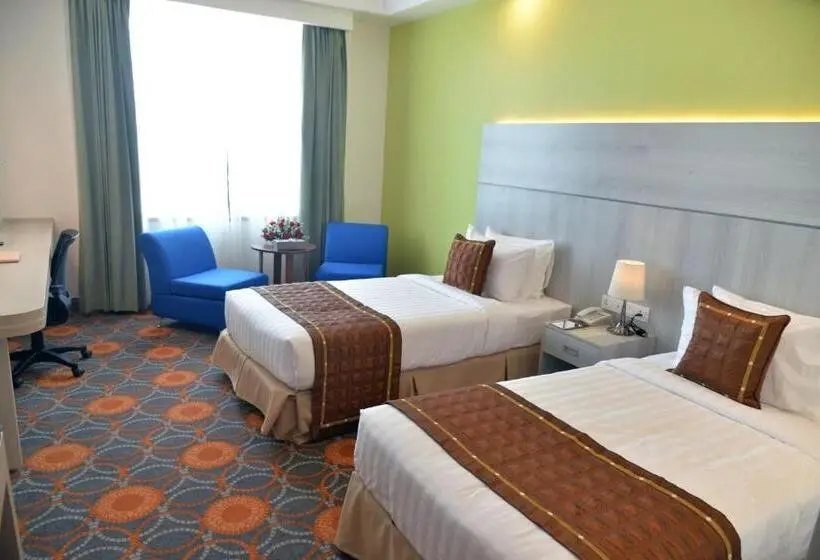 اتاق سوپریور با چشم‌انداز شهر, Ritz Grand Hotel Mandalay