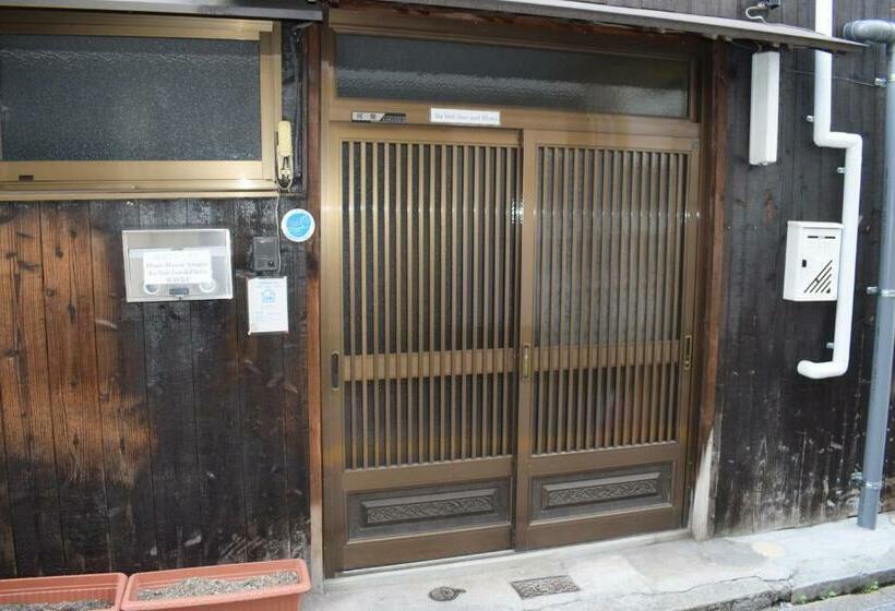 غرفة عائلية حمام مشترك, Share House Amigos