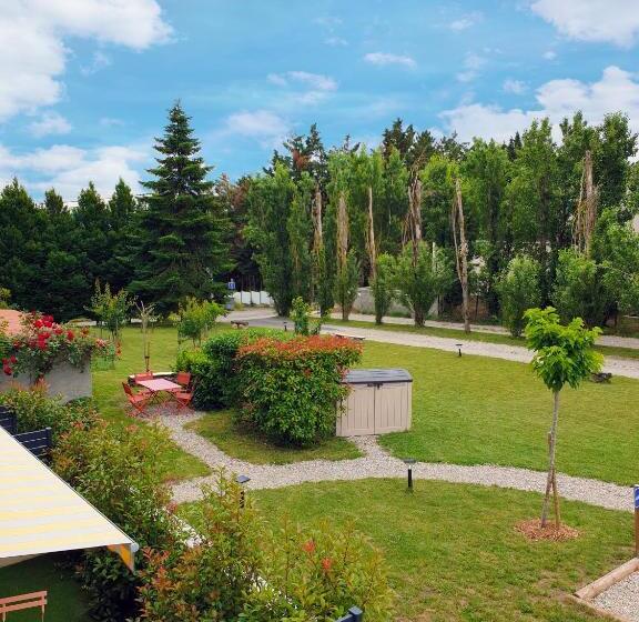 스탠다드 스튜디오, Revigora