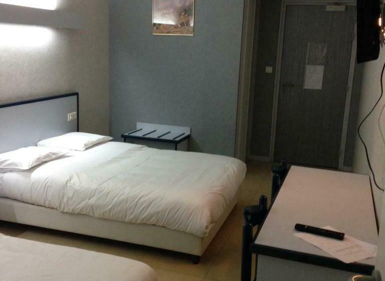 غرفة قياسية رباعية, Du Jura