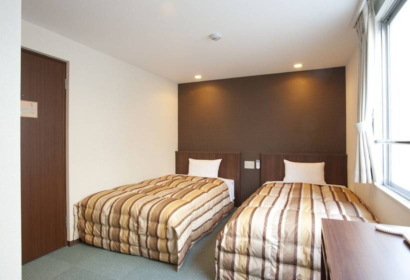 غرفة قياسية, Kudou Oita