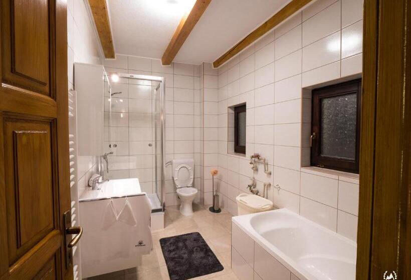 اتاق اجرایی سه نفره, Bergkranc Hotel & Resort