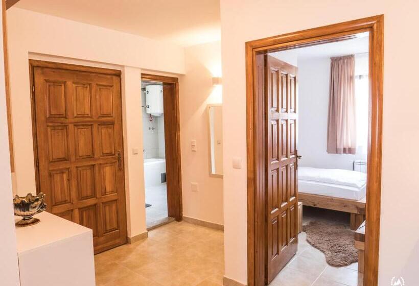 اتاق اجرایی سه نفره, Bergkranc Hotel & Resort