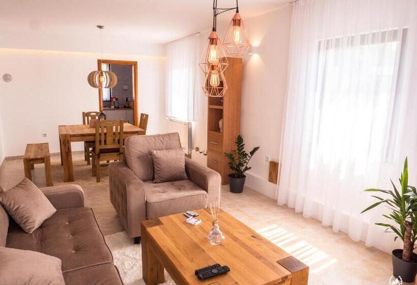 اتاق اجرایی سه نفره, Bergkranc Hotel & Resort