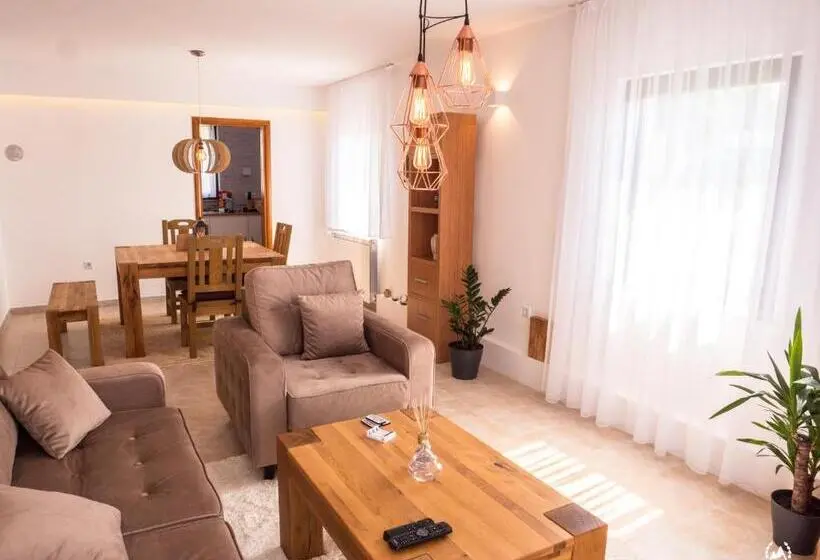 اتاق اجرایی سه نفره, Bergkranc Hotel & Resort