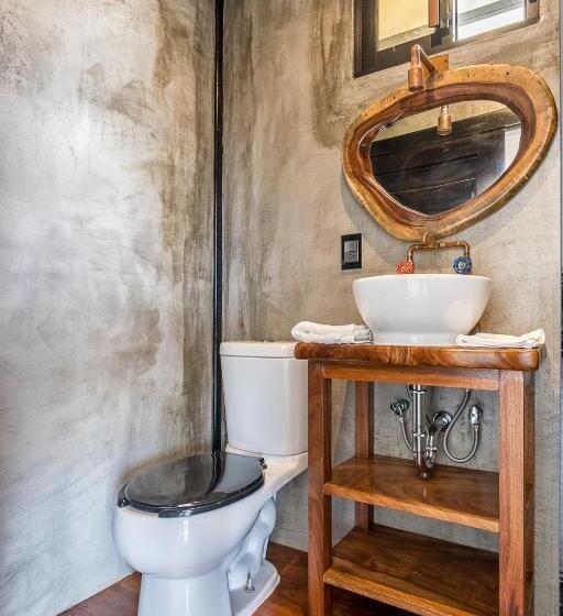 اتاق استاندارد با تخت بزرگ, Cabane Container Hotel   Adults Only