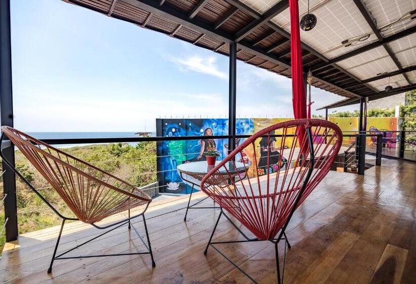 اتاق استاندارد با تخت بزرگ, Cabane Container Hotel   Adults Only