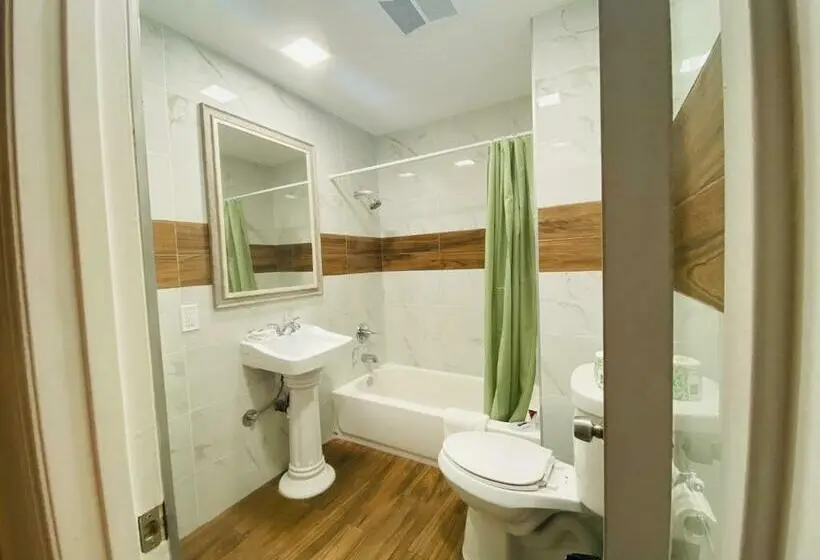 スイート, Casa Blanca Inn & Suites Whittier
