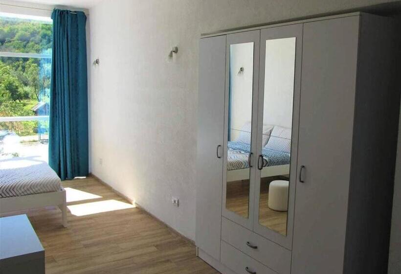 اتاق استاندارد یک نفره, & Restaurant Ada