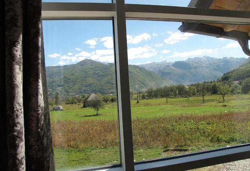 اتاق استاندارد چهار تخته, & Restaurant Ada