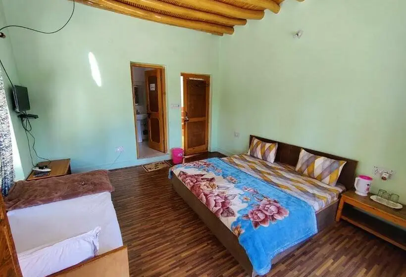 اتاق استاندارد سه تخته با بالکن, Nilza Guest House