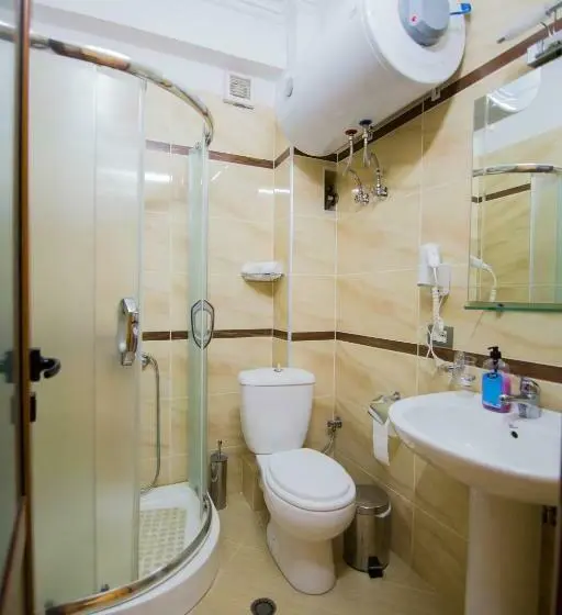 اتاق استاندارد سه نفره, Dea Hotel 2002