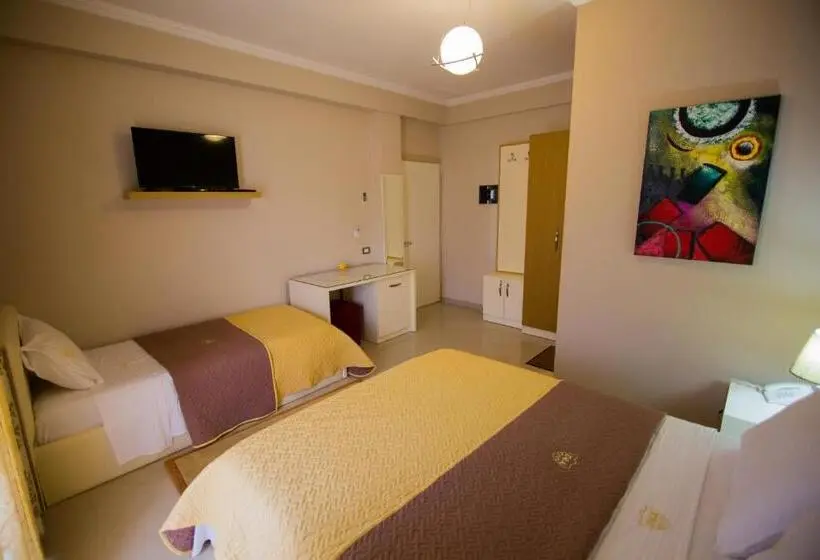 اتاق راحتی سه تخته, Dea Hotel 2002