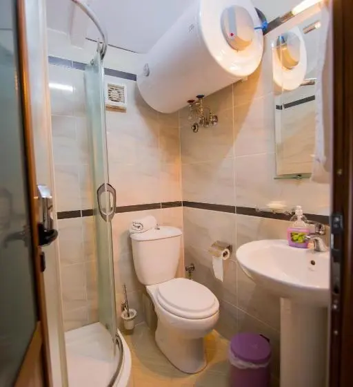اتاق لوکس, Dea Hotel 2002