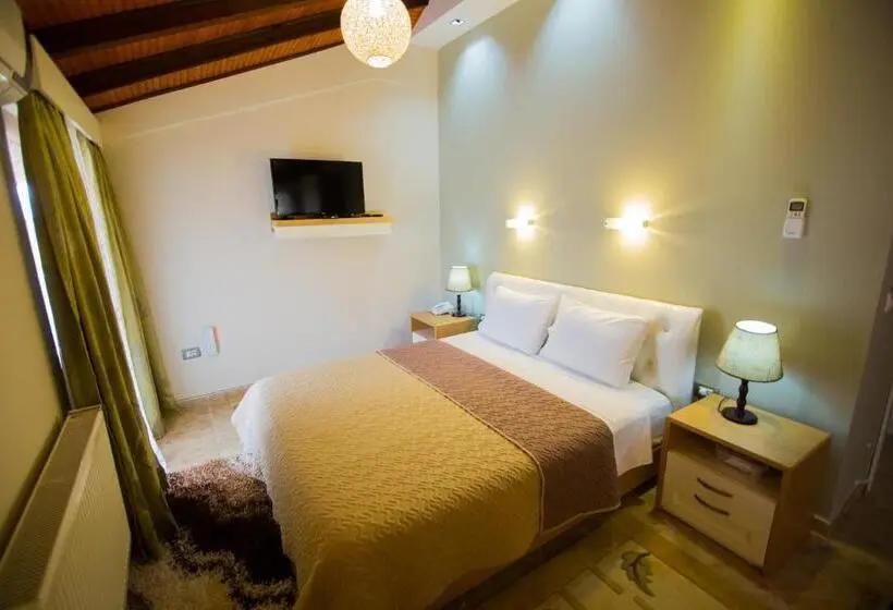 سوئیت با بالکن, Dea Hotel 2002