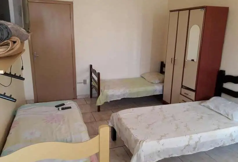バスルーム共有のトリプルスタンダード, Santa Marta