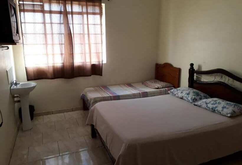 اتاق استاندارد سه تخته با سرویس بهداشتی مشترک, Santa Marta