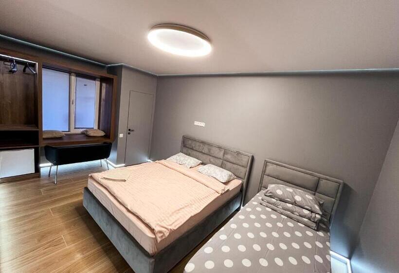 اتاق لوکس سه تخته, 77/5