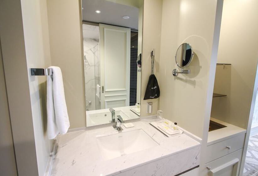 חדר אקזקיוטיב, Golden Tulip Ever Yongin