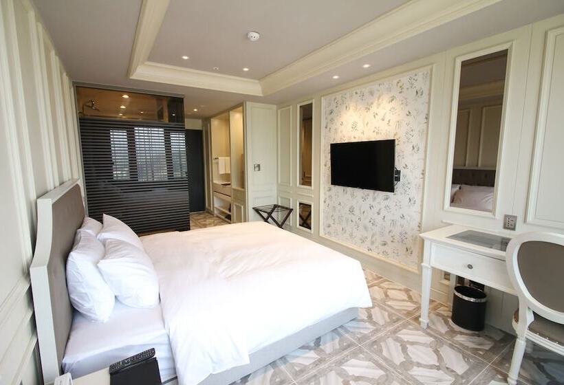 חדר אקזקיוטיב, Golden Tulip Ever Yongin