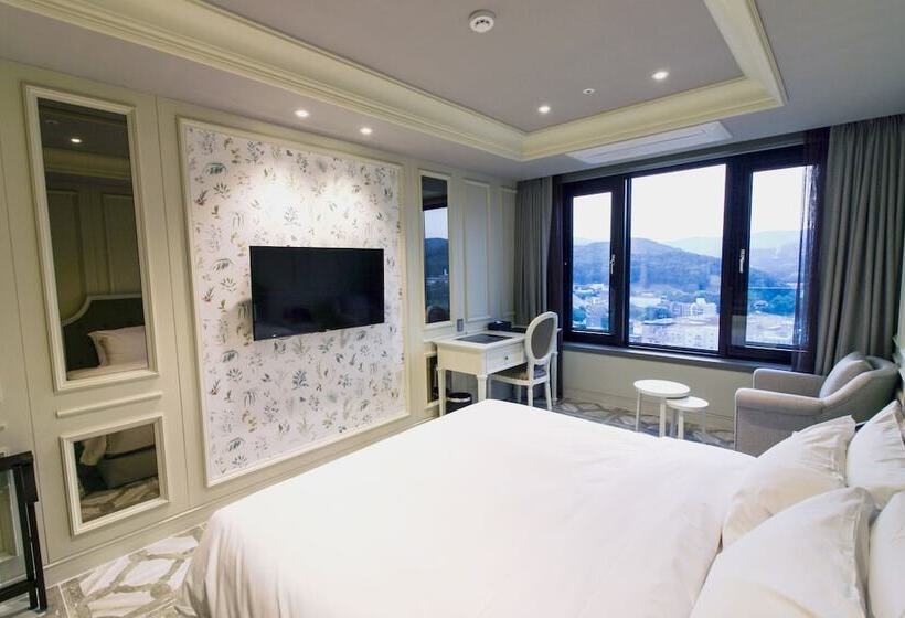 חדר אקזקיוטיב, Golden Tulip Ever Yongin