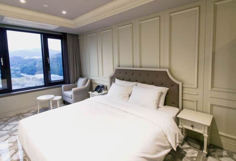 חדר אקזקיוטיב, Golden Tulip Ever Yongin