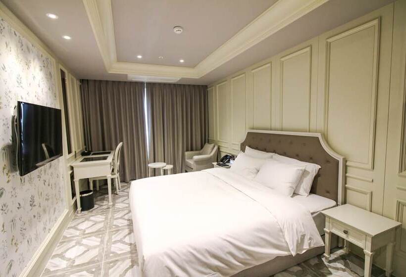 חדר אקזקיוטיב, Golden Tulip Ever Yongin