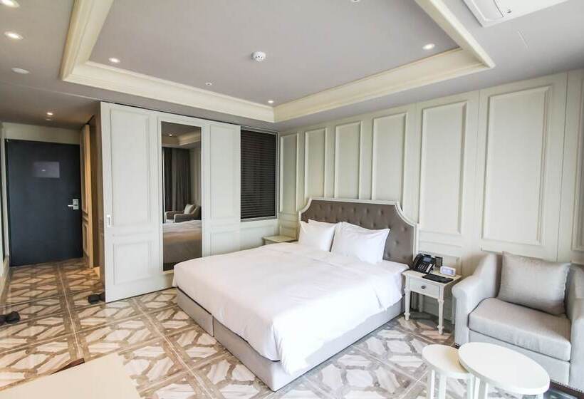 חדר אקזקיוטיב, Golden Tulip Ever Yongin