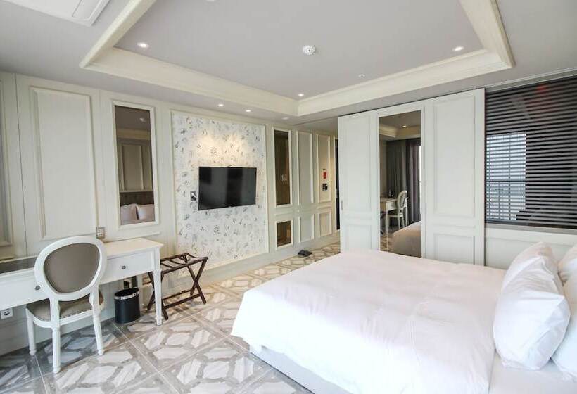 חדר אקזקיוטיב, Golden Tulip Ever Yongin