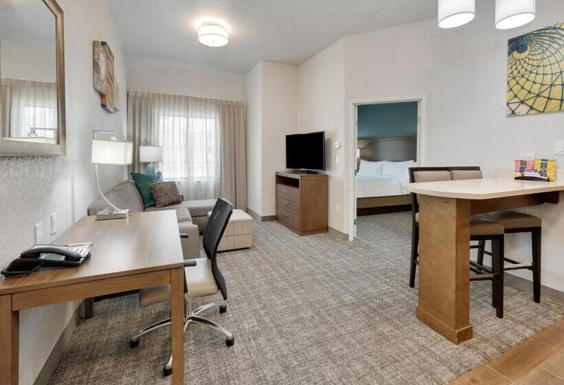 带大床的套房, Staybridge Suites   San Antonio   Schertz, An Ihg
