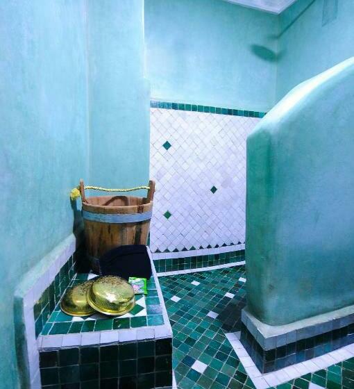 اتاق راحتی سه تخته, Riad Mama H&k