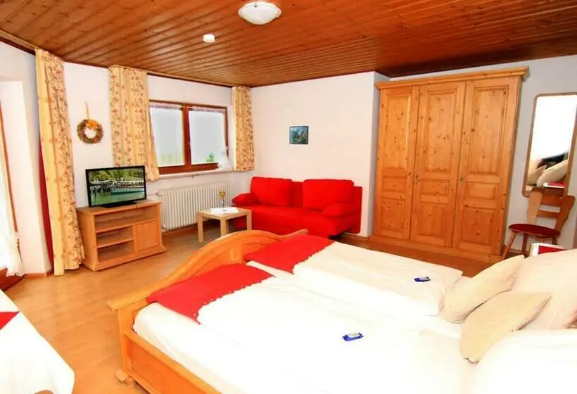 Standard Kolmen Hengen Huone, Sportpension Färbinger