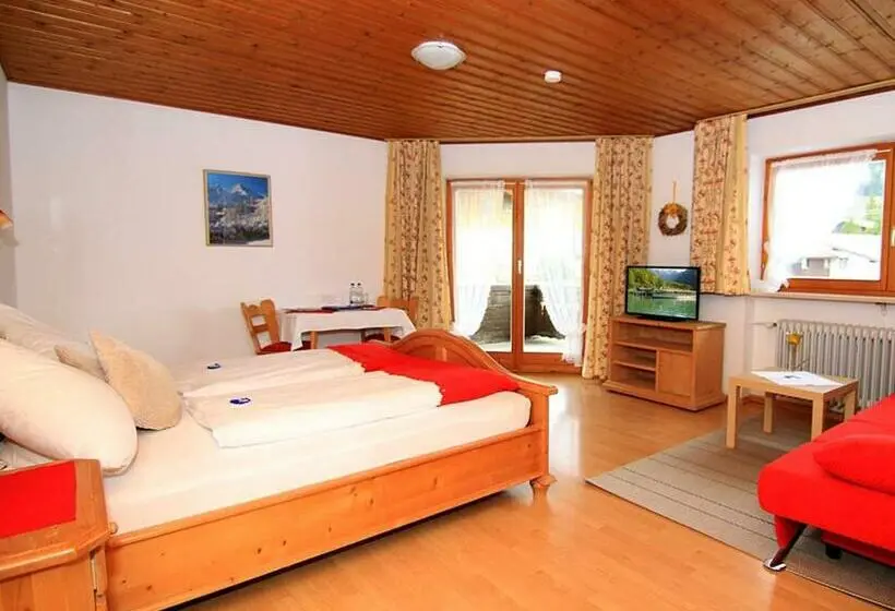 Standard Kolmen Hengen Huone, Sportpension Färbinger