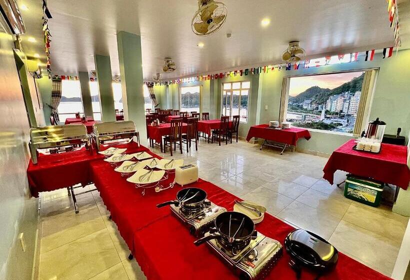 اتاق اساندارد با چشمانداز جانبی به دریا, Phoenix Flower